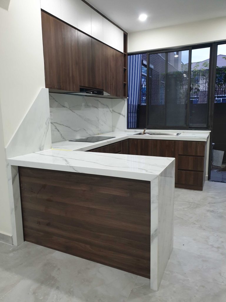 Thi công đá trắng sứ Nhà phố vườn số 119 - Phân khu Aquaria - Waterpoint